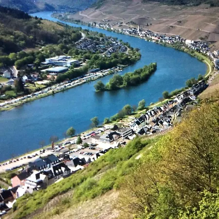 Апартаменты Spacious In Schauren Mosel Near Forest Schauren (Cochem-Zell)